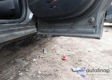 2013 Toyota Rav4 Le z USA, uszkodzony, nr VIN 2T3BFREVXDW081753